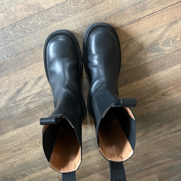 Bottega Vaneta Lug Boot - Picture 6 of 7